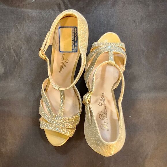 BRAND NEW DE BLOMSSOM COLLECT GLITTER RHINESTONE T-STRAP PLATFORM WEDGE SANDALS - Picture 4 of 16